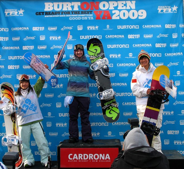 Halfpipe Women Burton Open 2009. From left: Zhifeng Sun 3rd (CHN), Kelly Clark 1st (USA) and Jiayu Liu 2nd (CHN).